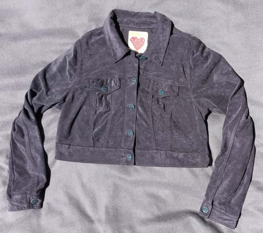 Slink Jeans Love Your Body Gray Faux Suede XL Cropped Button Up Women’s Jacket